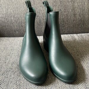 J Crew Nordic low-top hikers
Item BE393 J.Crew Nordic Low-top Hiker Boots Size 10 | eBay main image 2